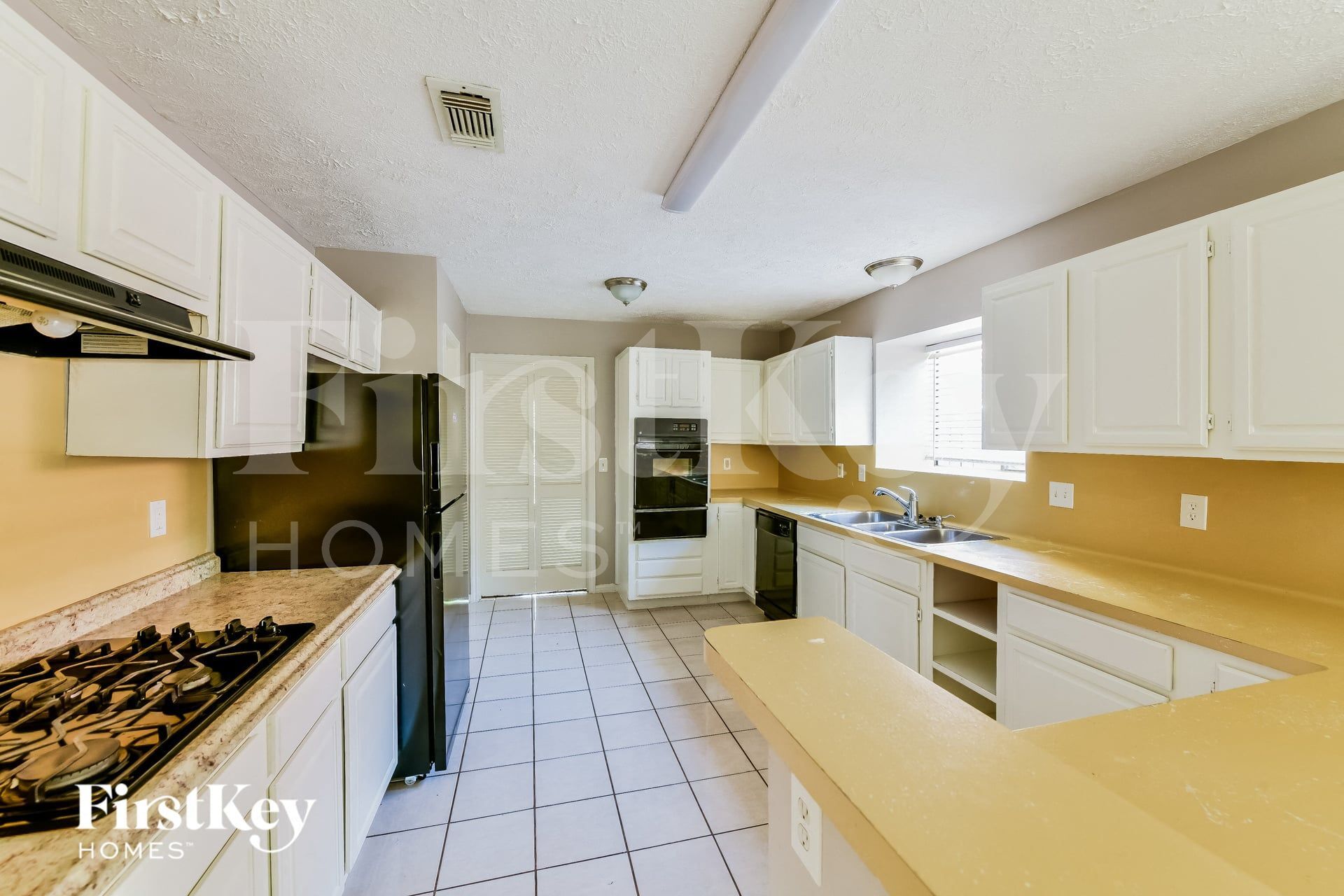 Building Photo - 8511 Stagewood Dr