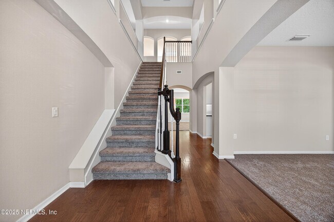 Building Photo - 13725 Devan Lee Dr N