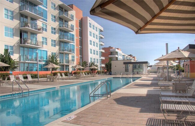 Building Photo - 1208 E Kennedy Blvd