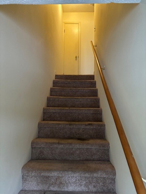 Building Photo - 1090 N Guignard Dr