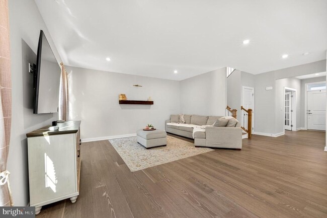 Building Photo - 167 Aspen Ln