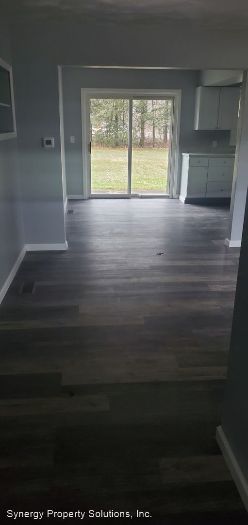 Building Photo - 3 br, 1 bath House - Lor-Kay Dr 1641