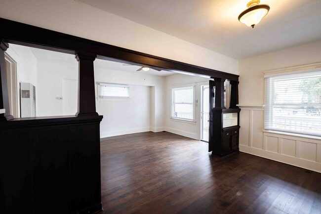 Building Photo - Georgia Street