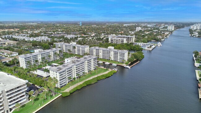 Building Photo - 1 Harbourside Dr