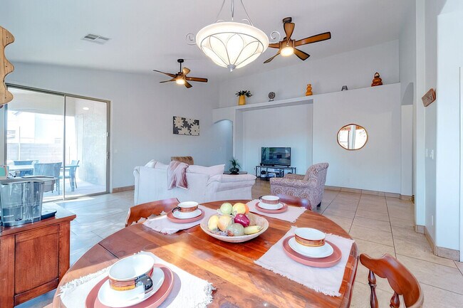 Building Photo - 1549 E Judi Pl