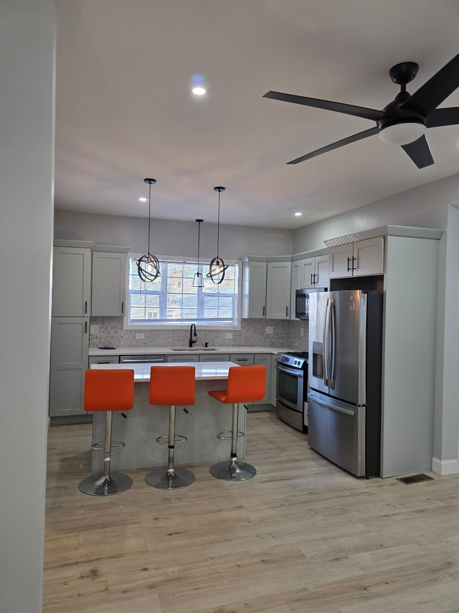 Building Photo - 1352 Bay St