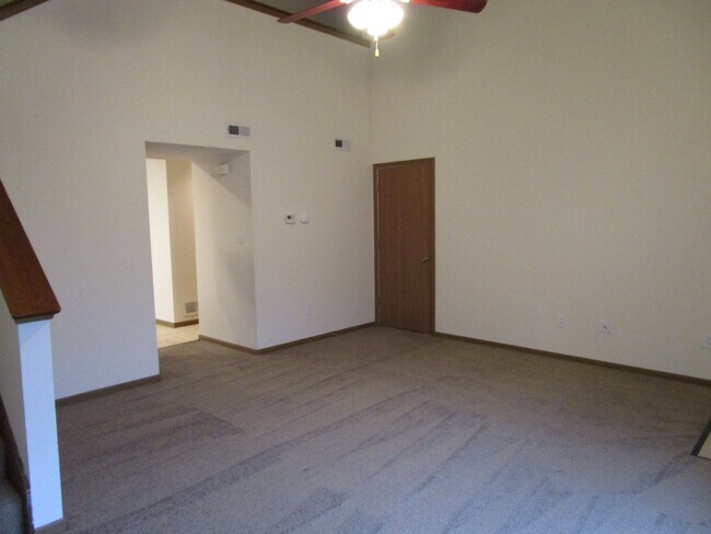 Building Photo - 501-503 Glenstone Dr.