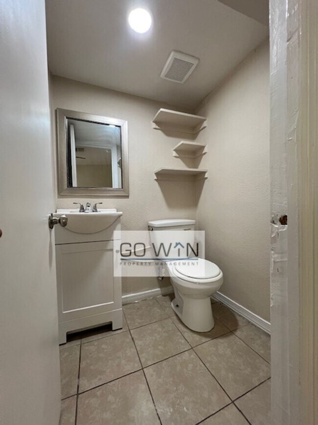 Building Photo - 3546 W Roosevelt St