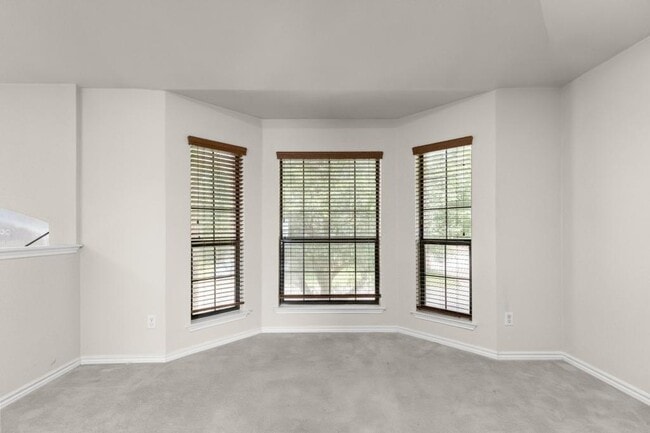 Building Photo - 2802 Scottsdale Dr