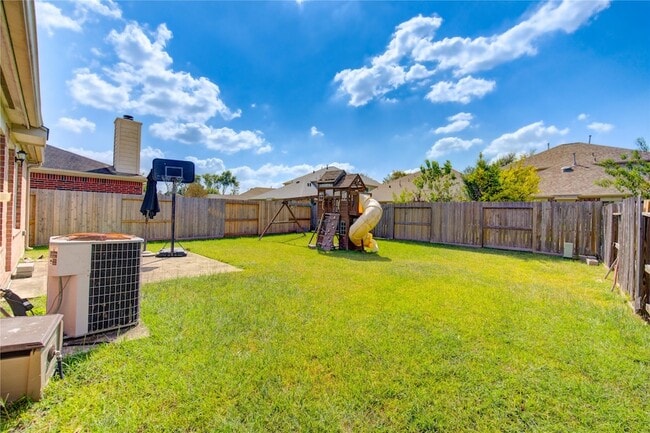 Building Photo - 5711 Kenwood