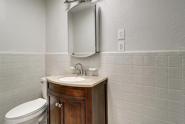 Building Photo - 722 Ralston Ave