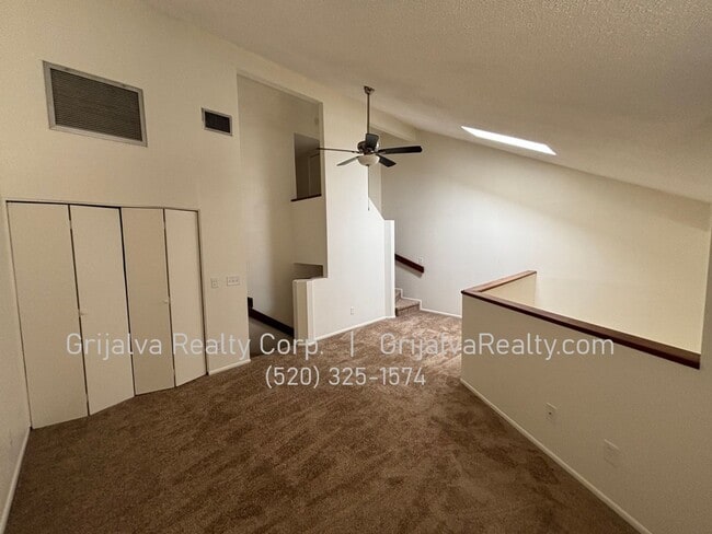 Building Photo - Beautiful Multi-story Townhouse near Tucson Racquet and Swim Club (Prince/Country Club)