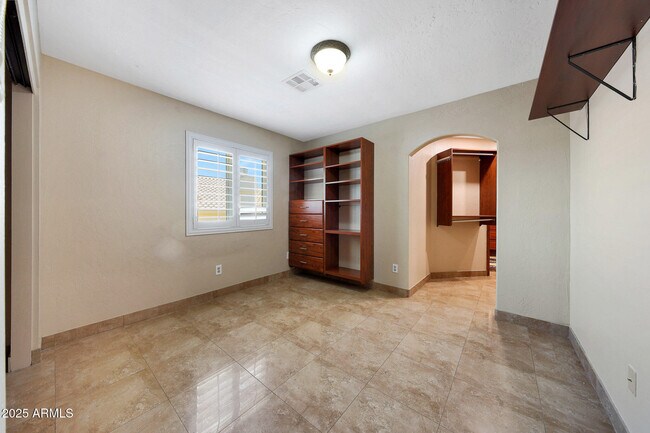 Building Photo - 8830 E Carol Way