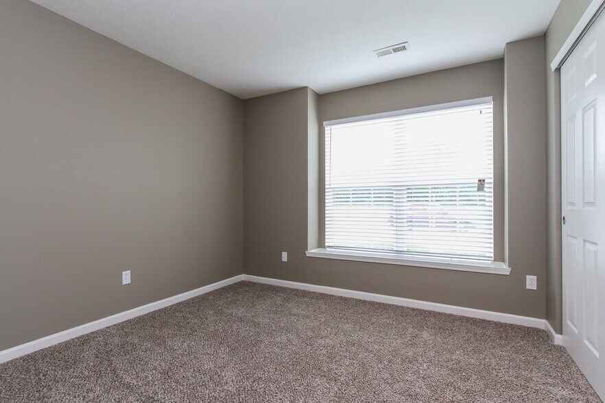 Building Photo - 2178 Rossington Ln
