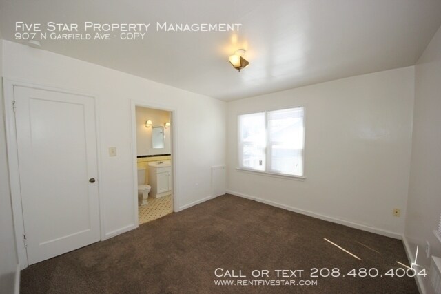 Building Photo - 907 N Garfield Ave