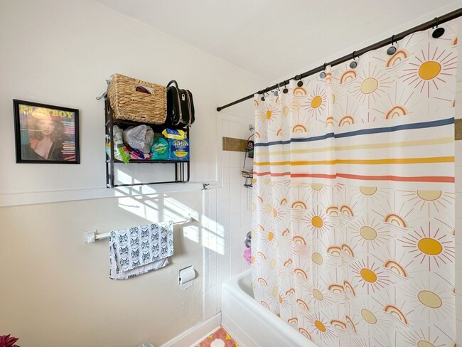 Building Photo - Margaret's Manor - 1 Bedroom, 1 Bathroom S...