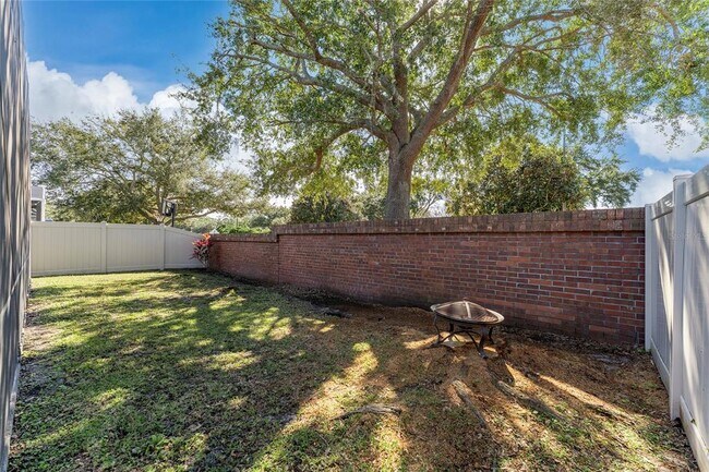 Building Photo - 4932 Olde Kerry Dr