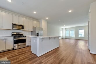 Building Photo - 3336 Cormorant Dr