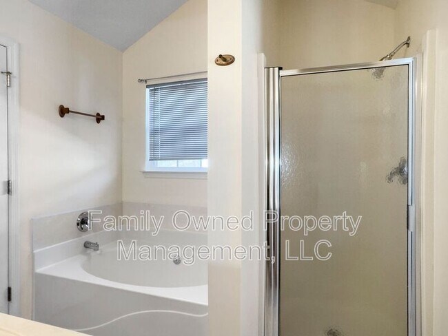 Building Photo - 170 Red Cypress Dr