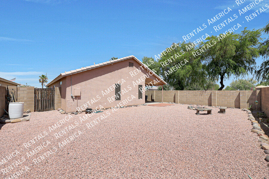 Building Photo - 17728 N Cornerstone Trail
