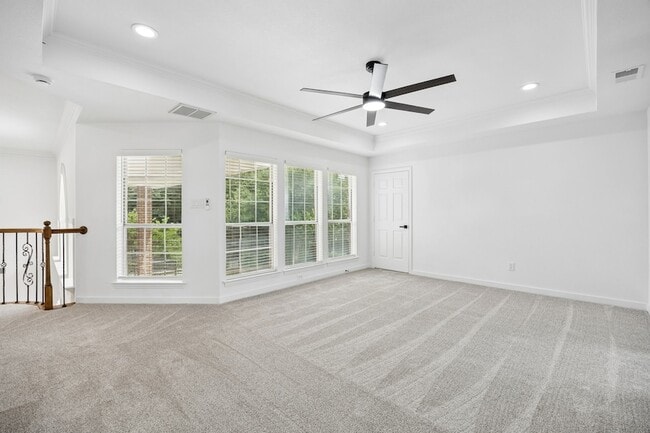 Building Photo - 3301 Queensbury Way W