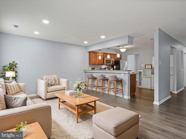 Primary Photo - 303 Mayfair Pl