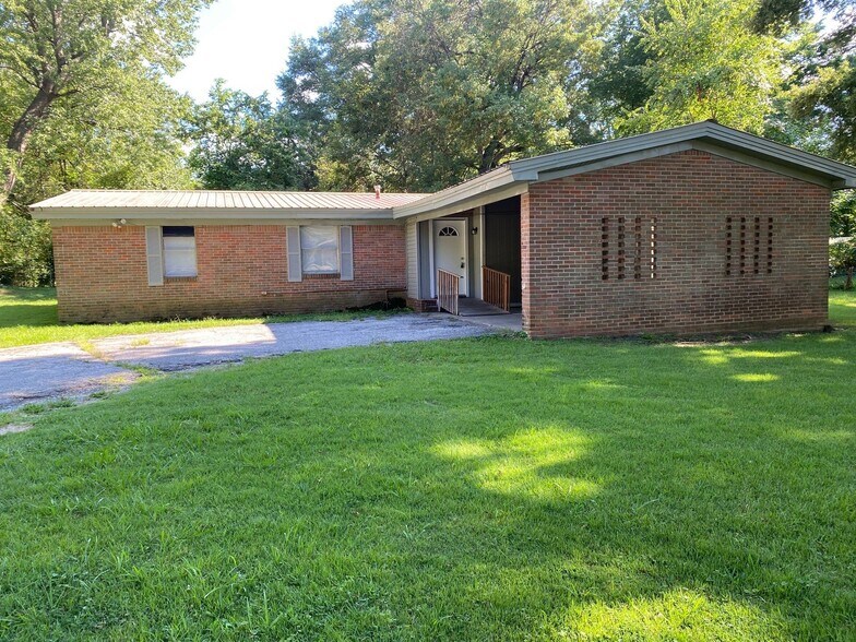 Primary Photo - 22 Kemmons Dr