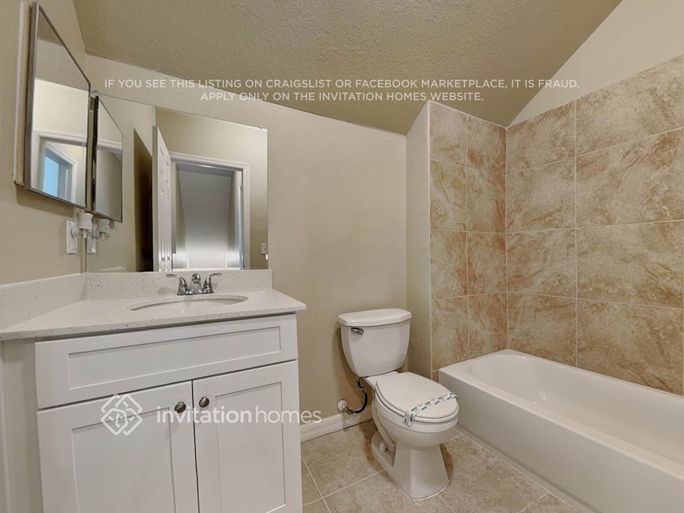 Building Photo - 4204 Forest Island Dr