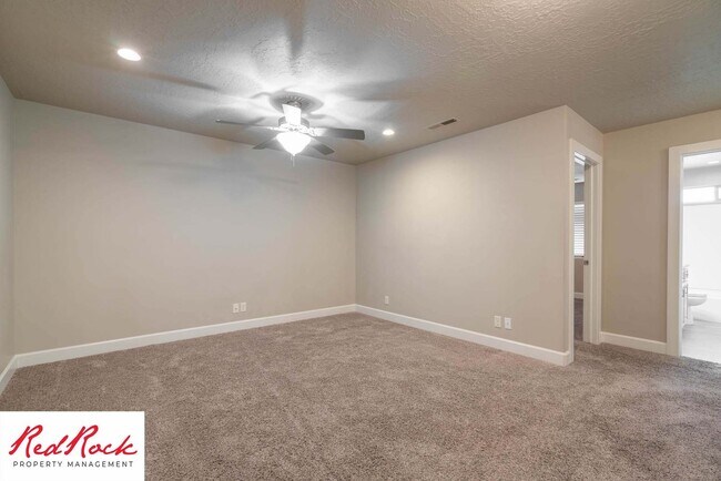 Building Photo - 4 Bedroom Home Near Golf Courses In St. George