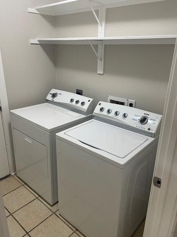 Building Photo - 906 Yacht Ct