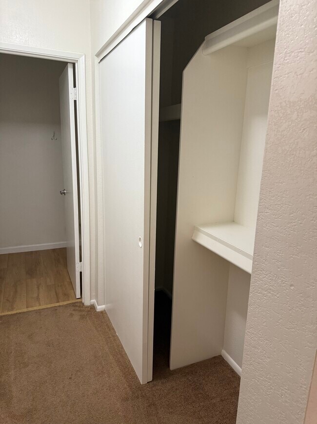 Building Photo - 3095 Shoshone Plz