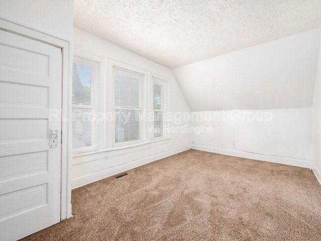 Building Photo - 2278 Indianola Ave