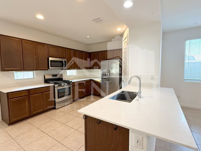 Building Photo - 11682 N 188th Dr