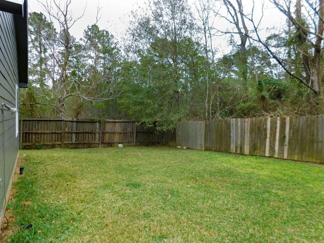 Building Photo - 107 Varsity Dr
