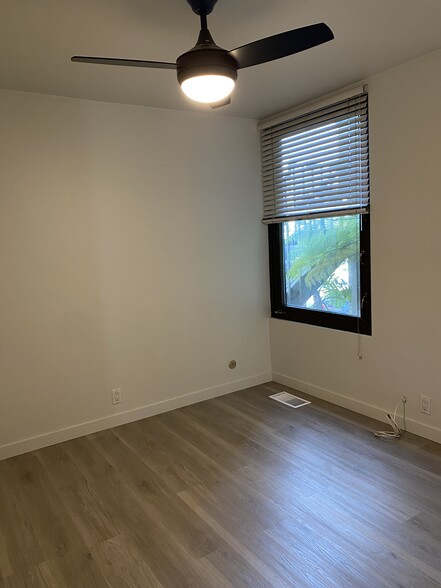 Building Photo - 2020 Albatross St