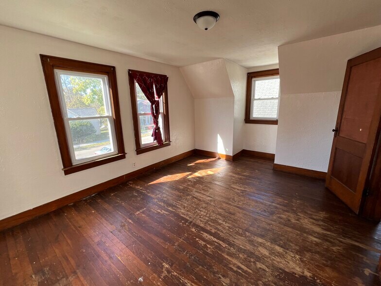 Building Photo - 608 N Sandusky St