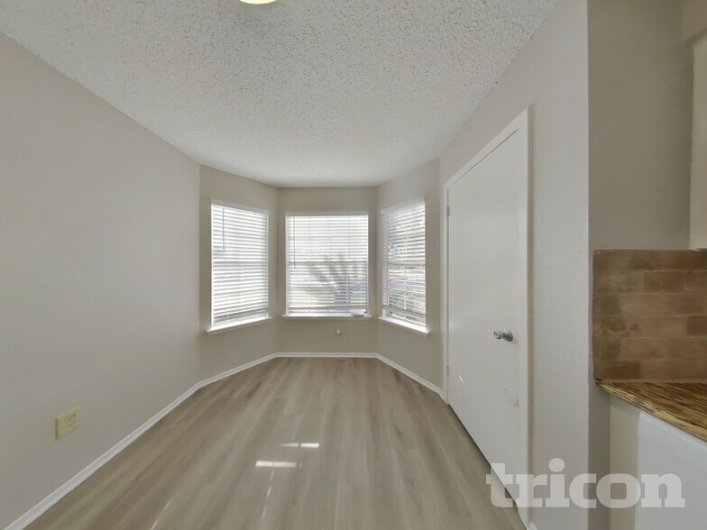 Building Photo - 11118 Nepau Dr