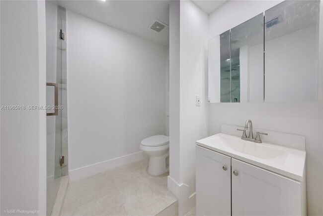 Building Photo - 52 Camden Dr