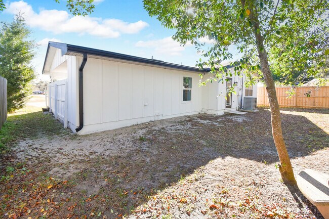 Building Photo - 189 Deltona Blvd