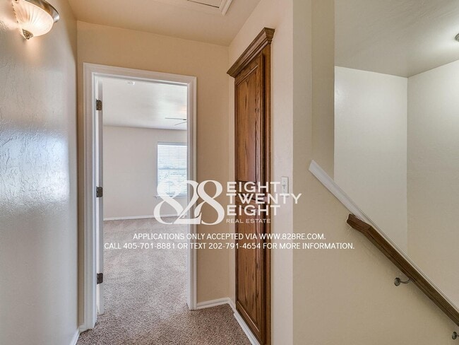 Building Photo - Spacious 2 Bed/1.5 Bath Norman Townhome Du...