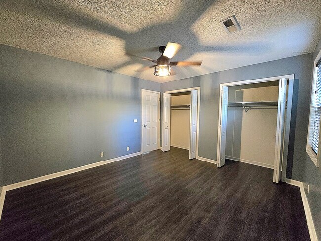 Building Photo - 160 Pinnacle Ct