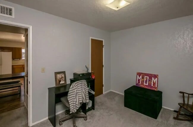 Building Photo - 2630 E Snavely Ave