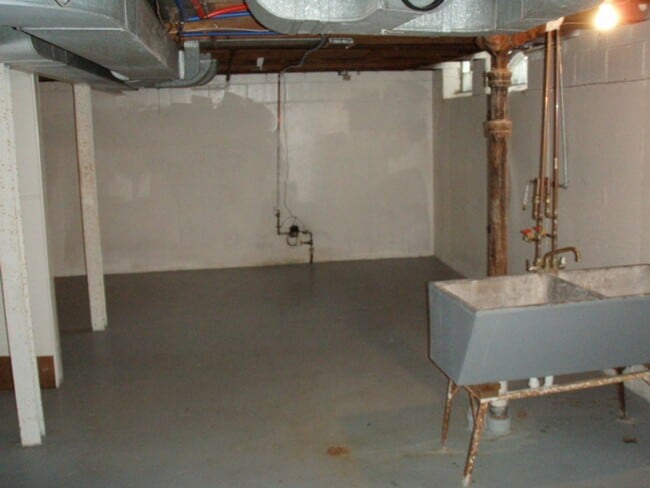 Building Photo - 23104 Brittany Ave