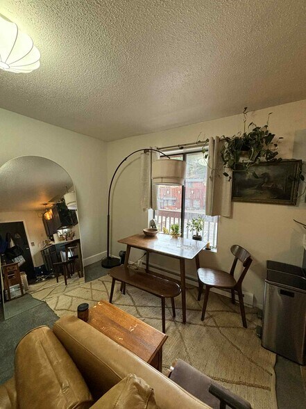 Dining - 332 E Main St