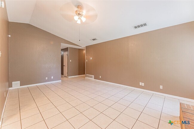 Building Photo - 3006 Belmont Dr