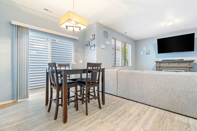 Building Photo - 4127 McKinley St NE