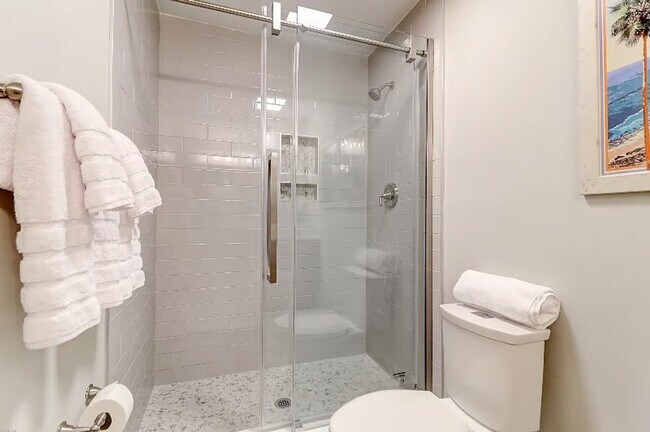 Building Photo - 2BD/2BA Town Home Mount Pleasant Fully Furnished - Available May 1st, 2026