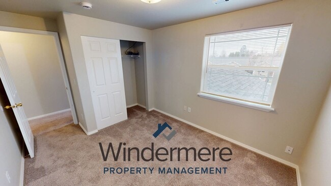 Building Photo - 1243 SE Newgate Dr