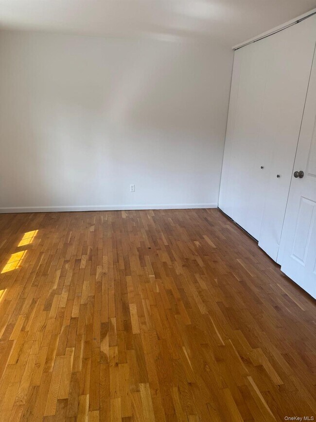 Building Photo - 126 Roosevelt Dr