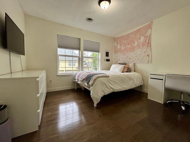 Building Photo - Welcome to your new home!